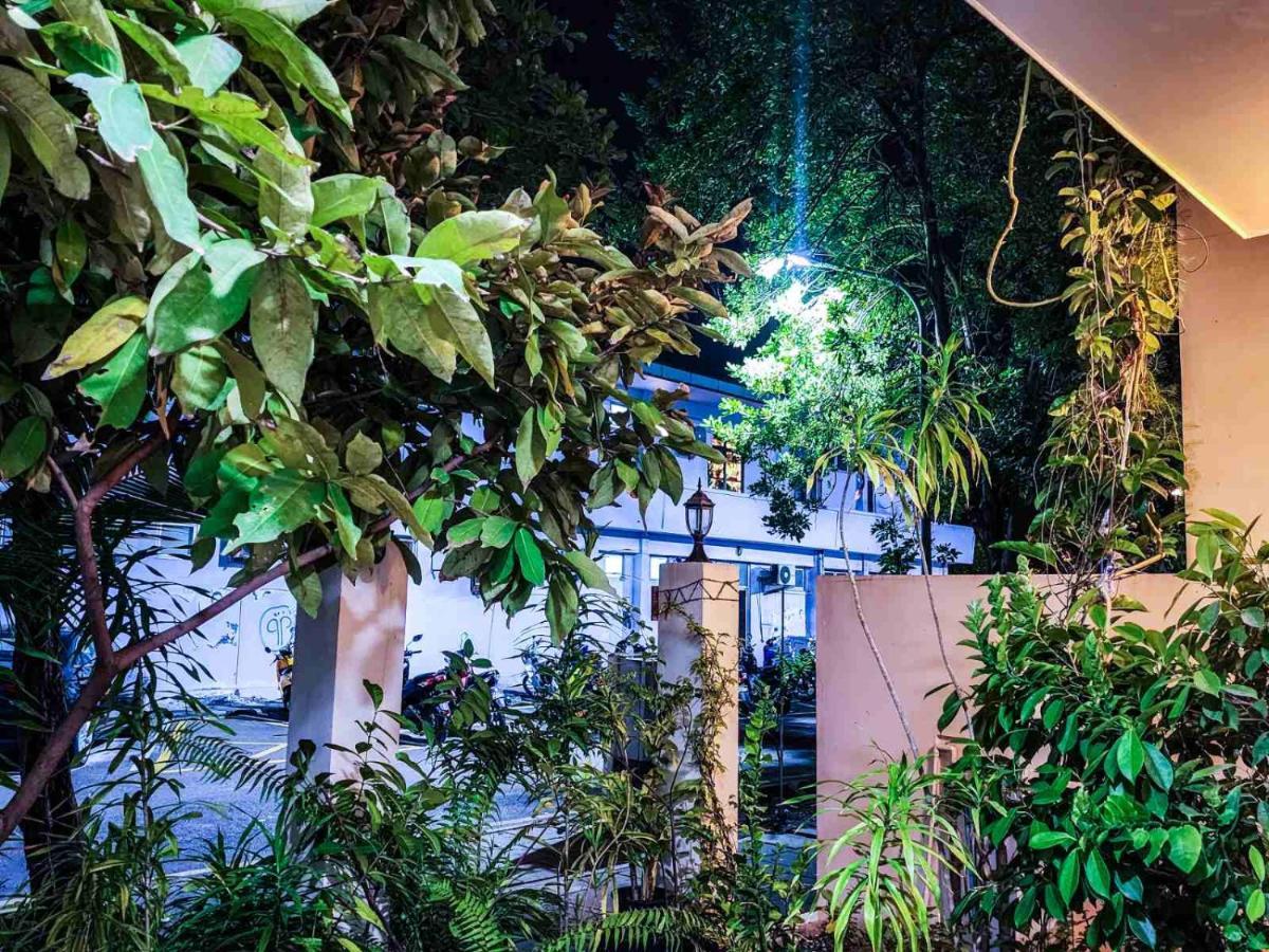 Reef Guest House มาเล ภายนอก รูปภาพ